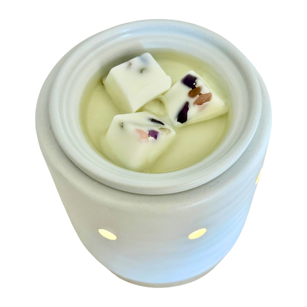 Wax Melts Infused with Real Crystals and White Sage Leaves: White and Santal with Rose Quartz and Amethyst Crystals