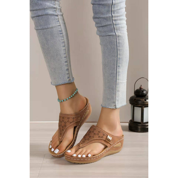 Hollow-out Pattern Flip-flops Wedge Sandals: Brown