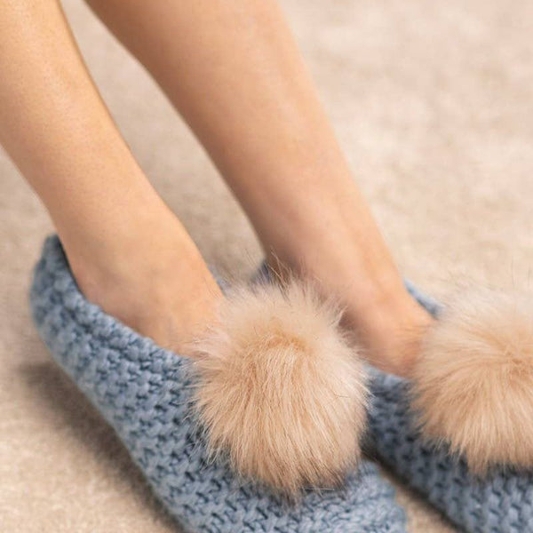 Knitted Slippers with Pom Pom: BLUE