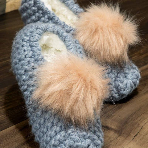 Knitted Slippers with Pom Pom: BLUE