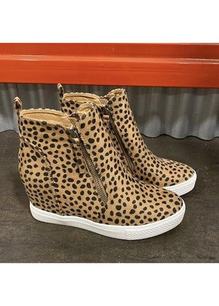 Leopard print, high top, zipper shoes